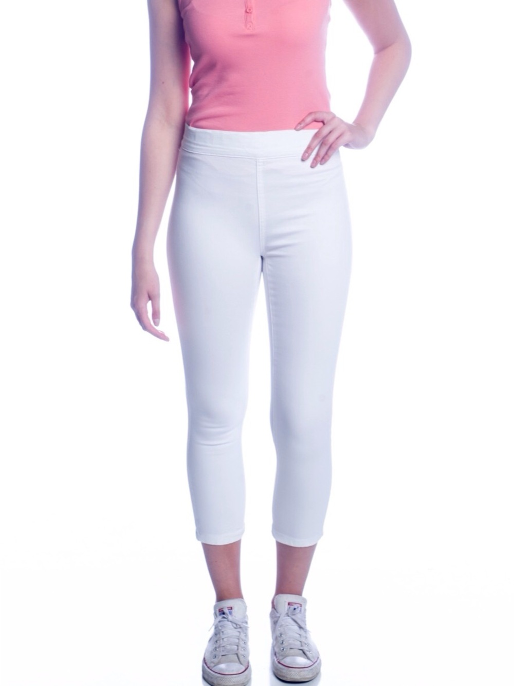 DKR Apparel Stretch Denim Pull-On Crop Capri-White